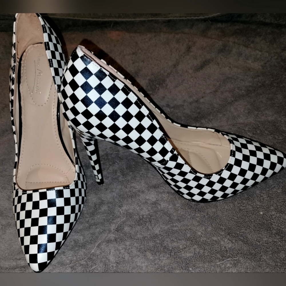Anne Michelle heels